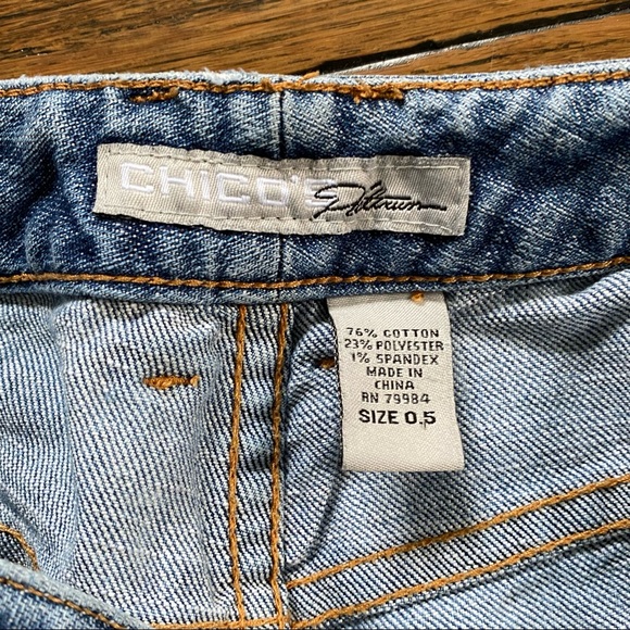 Chico's 0.5 Platinum Medium Wash Blue Denim - Picture 9 of 10
